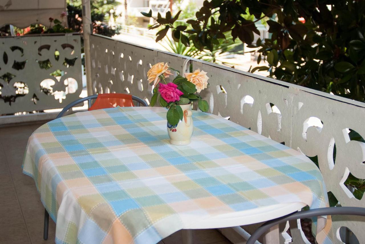 Ronzi Apartments Καμένα Βούρλα Εξωτερικό φωτογραφία